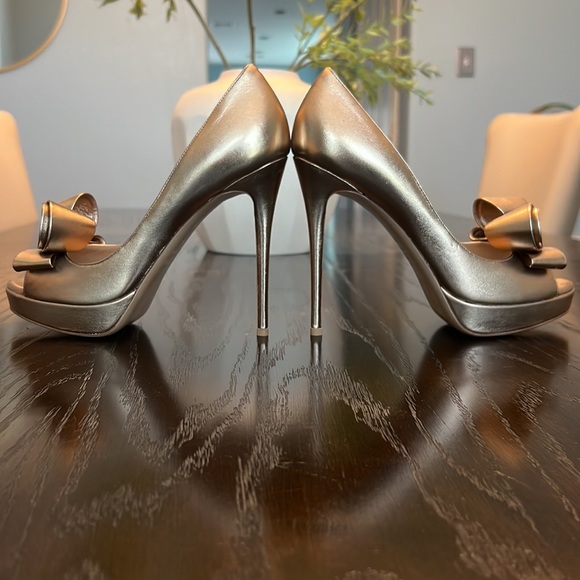Valentino Couture Bow Pumps - Picture 5 of 7